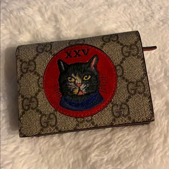 gucci wallet cat